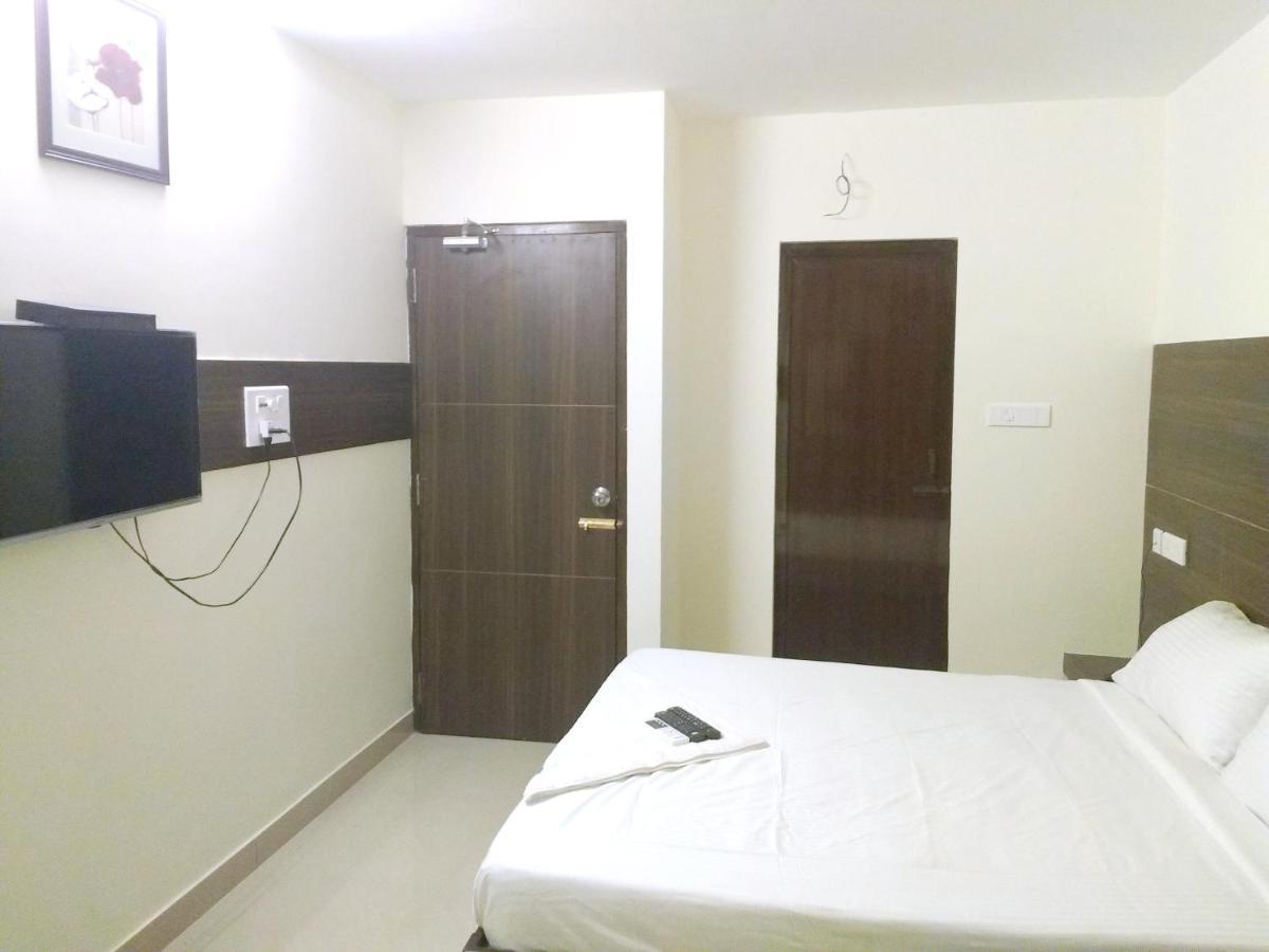 Hotel Amrita Mogappair Chennai Luaran gambar